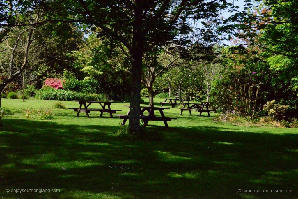 gemütlicher Rastplatz in den Lost Gardens of Heligan (Cornwall)