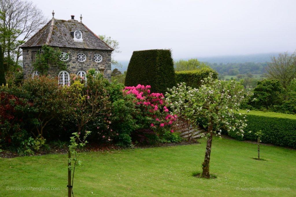 Plas Brondanw Garden