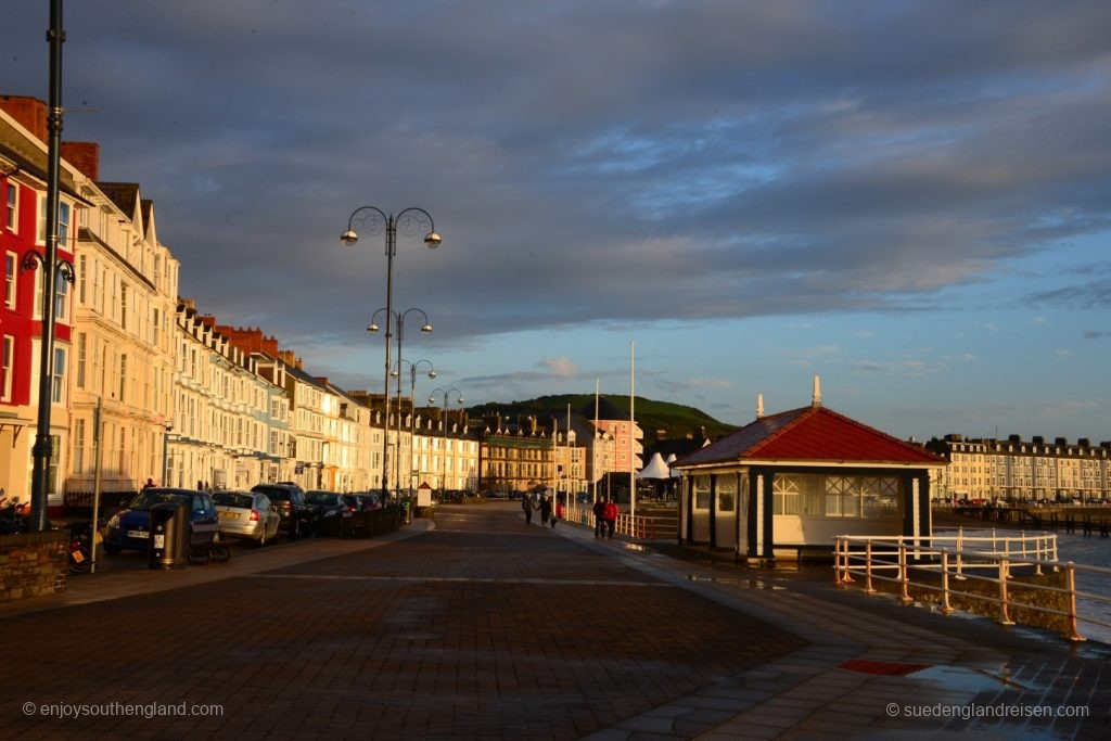 An der Strandpromenade von Aberystwyth 